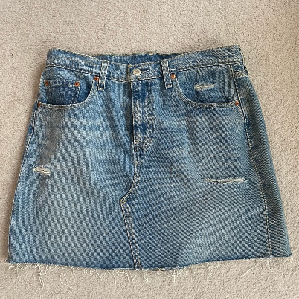Levi’s denim skirt!